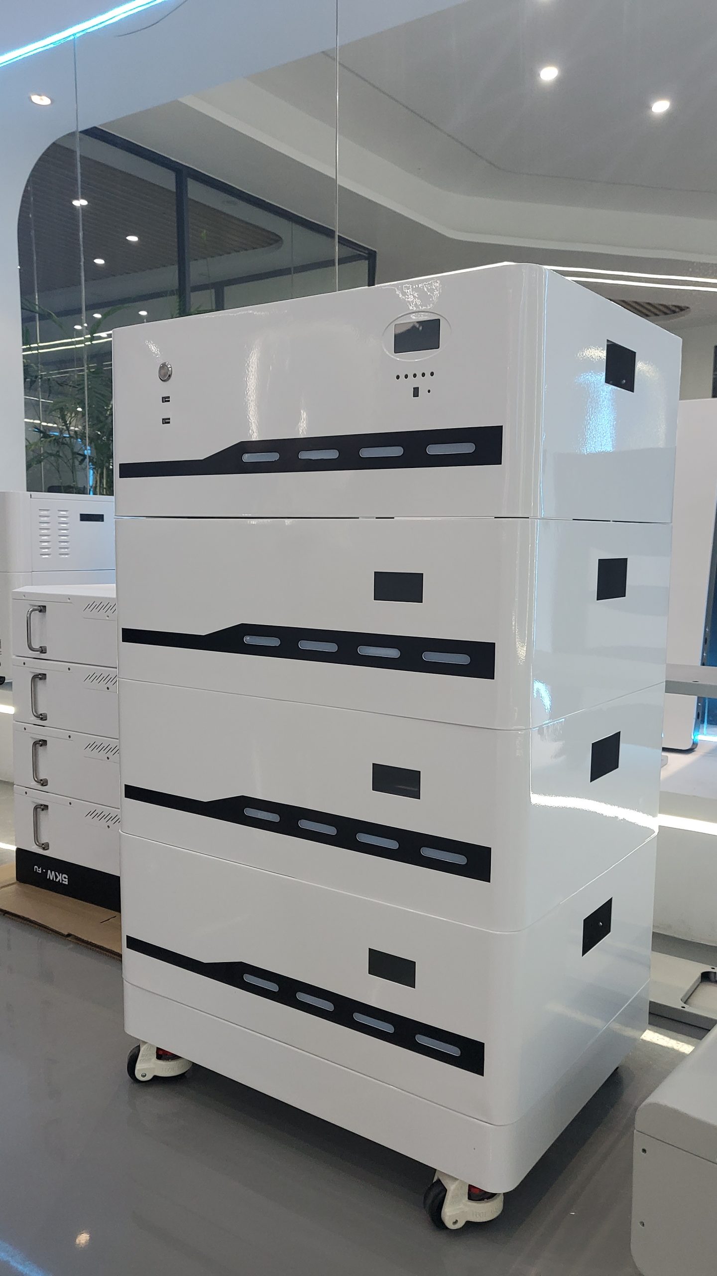 Stackable High voltage energy storage battery system - APOLLO